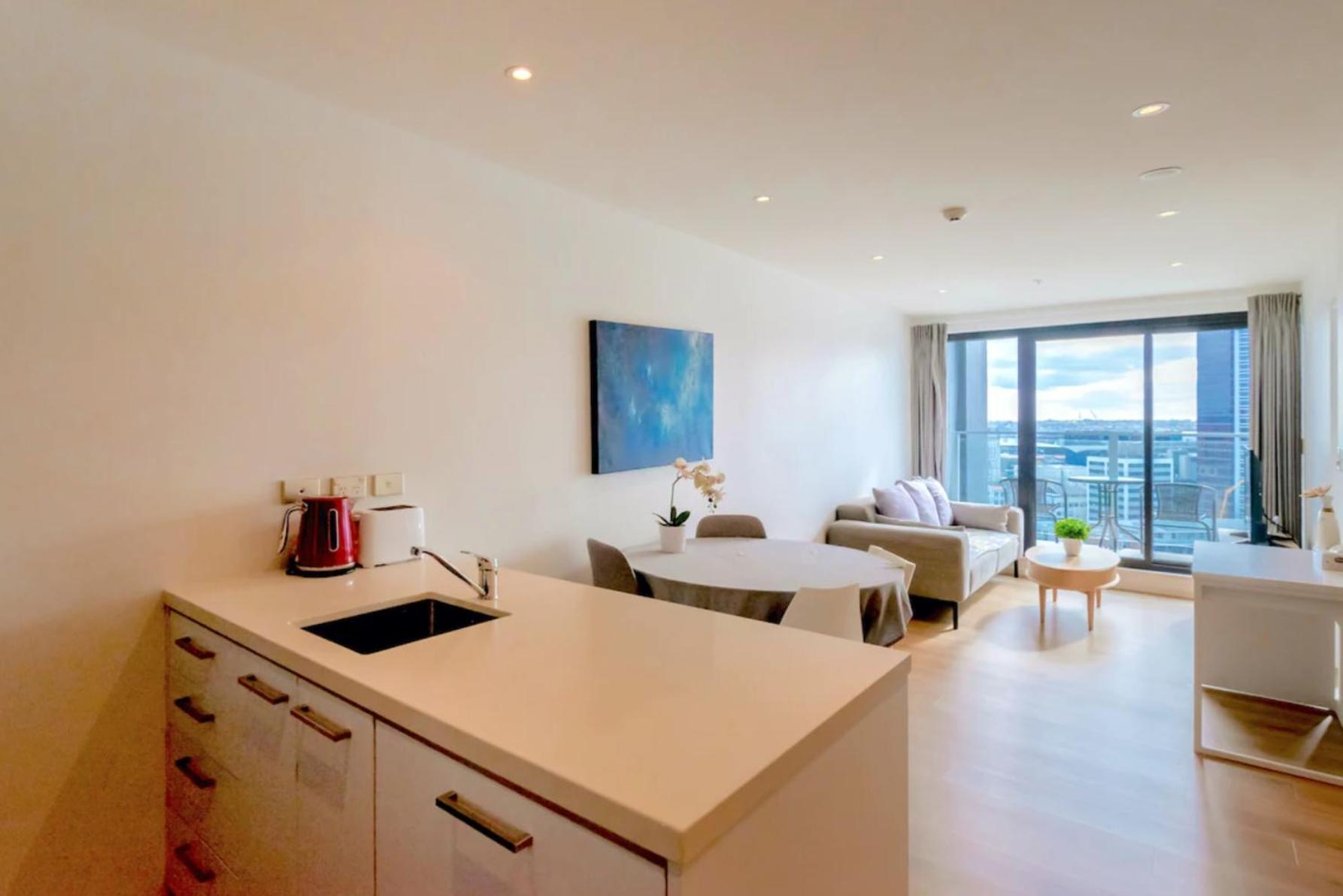 Skytower And City View 2 Bedroom Apartment On High Floor Auckland Exteriör bild