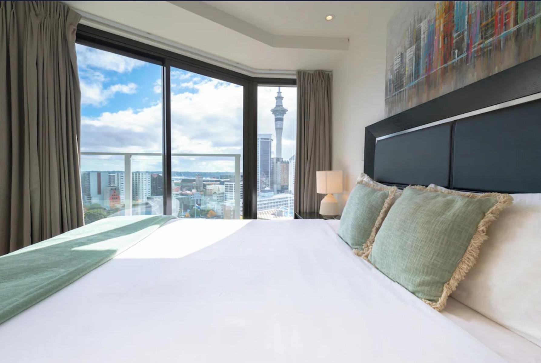 Skytower And City View 2 Bedroom Apartment On High Floor Auckland Exteriör bild