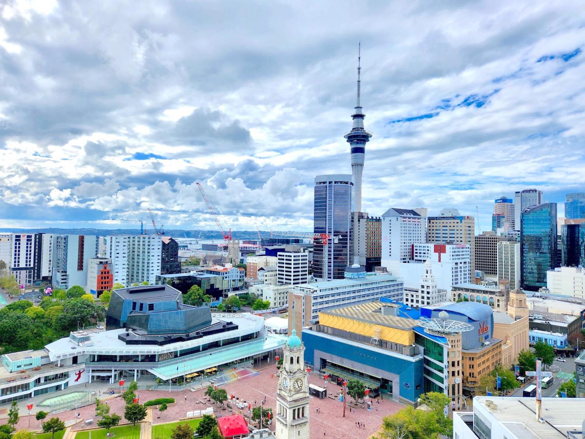 Skytower And City View 2 Bedroom Apartment On High Floor Auckland Exteriör bild